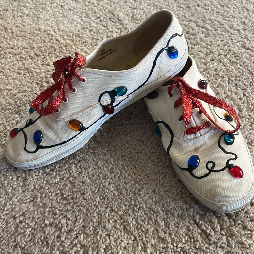 1980s Christmas shoes size 10
